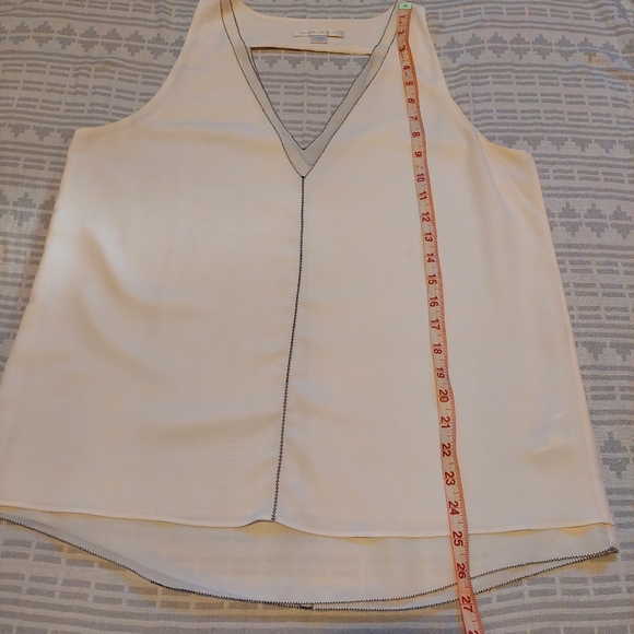 Cooper & Ella V neck underlay tank - Picture 4 of 9